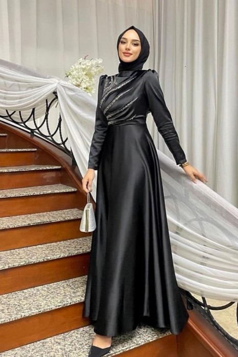 BLACK EVENING DRESS  