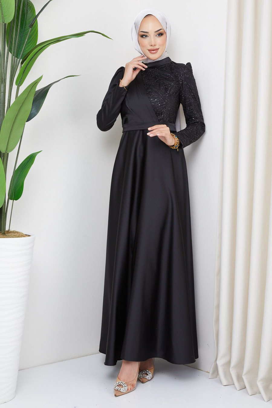 BLACK EVENING DRESS  