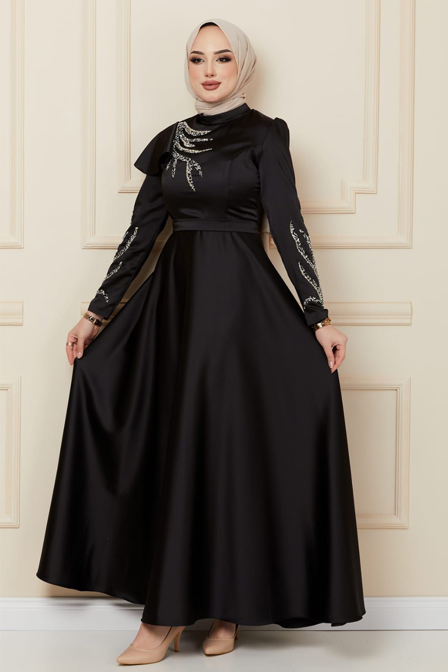 BLACK EVENING DRESS  