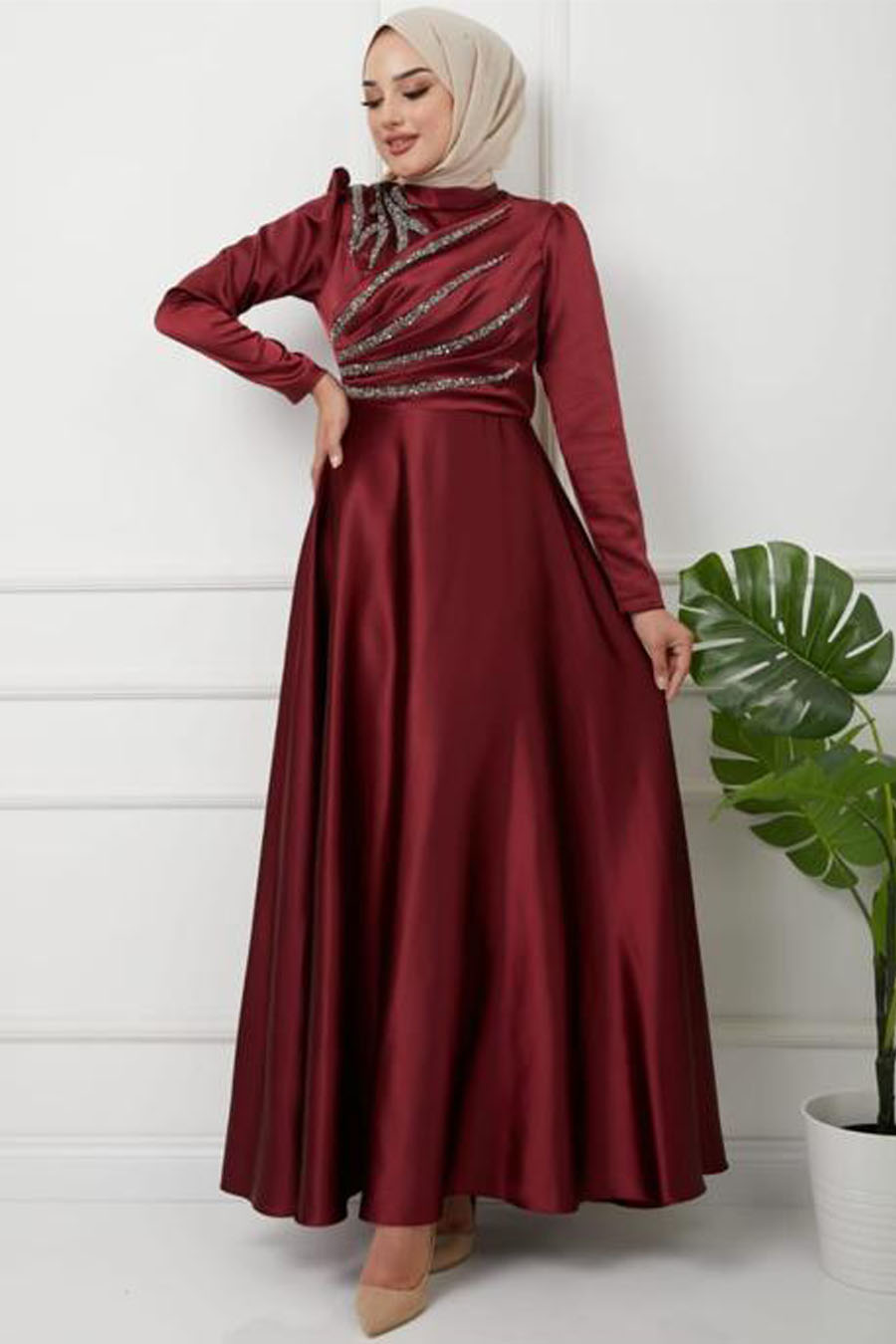 CLARET RED EVENING DRESS  