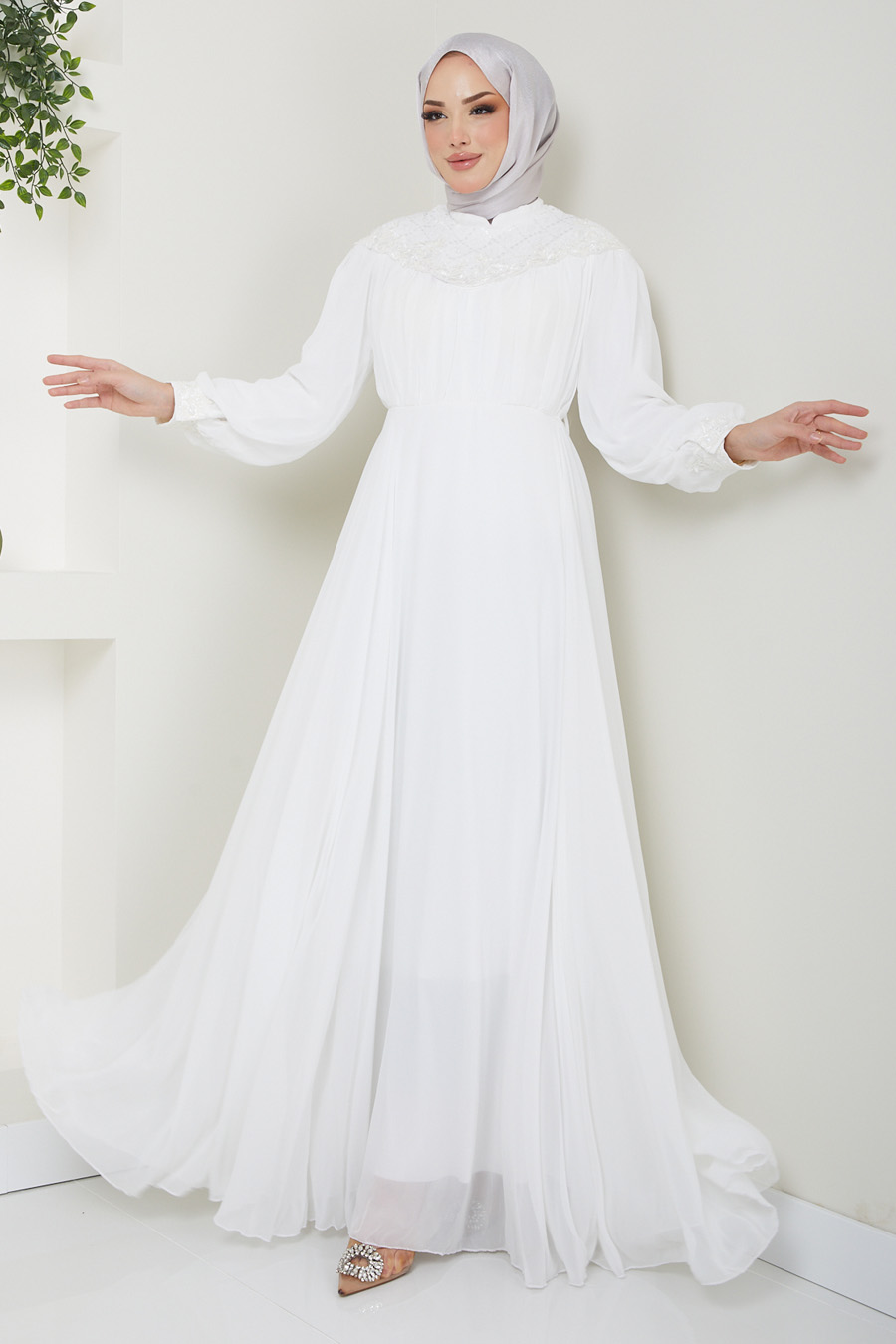 ECRU EVENING DRESS 