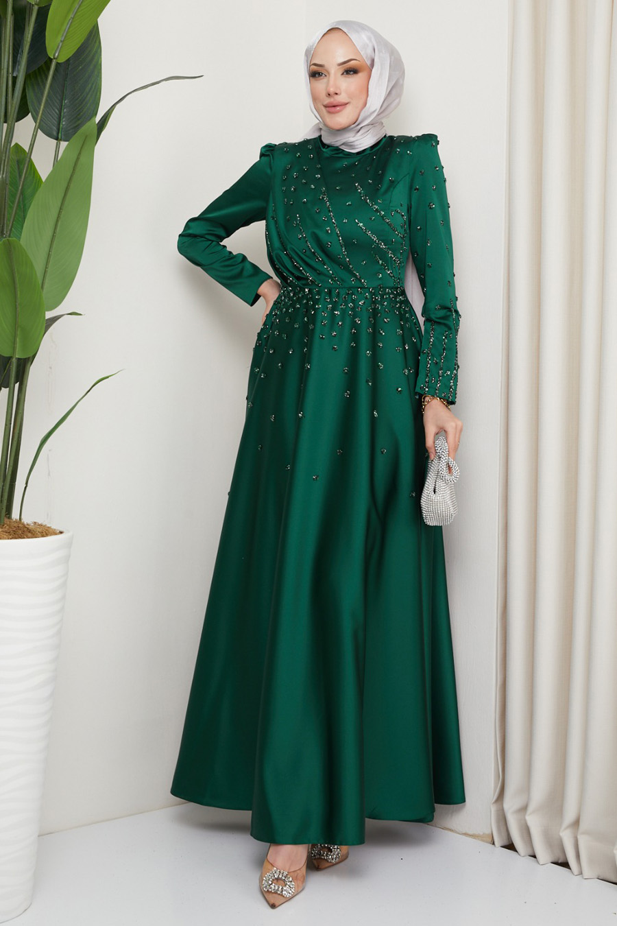GREEN  EVENING DRESS    GREEN  EVENING DRESS