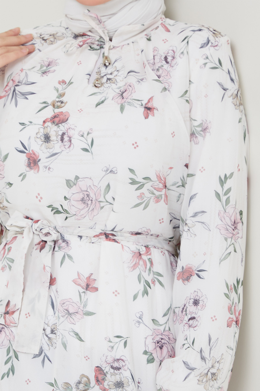 FLOWER PATTERNED WHITE DRESS