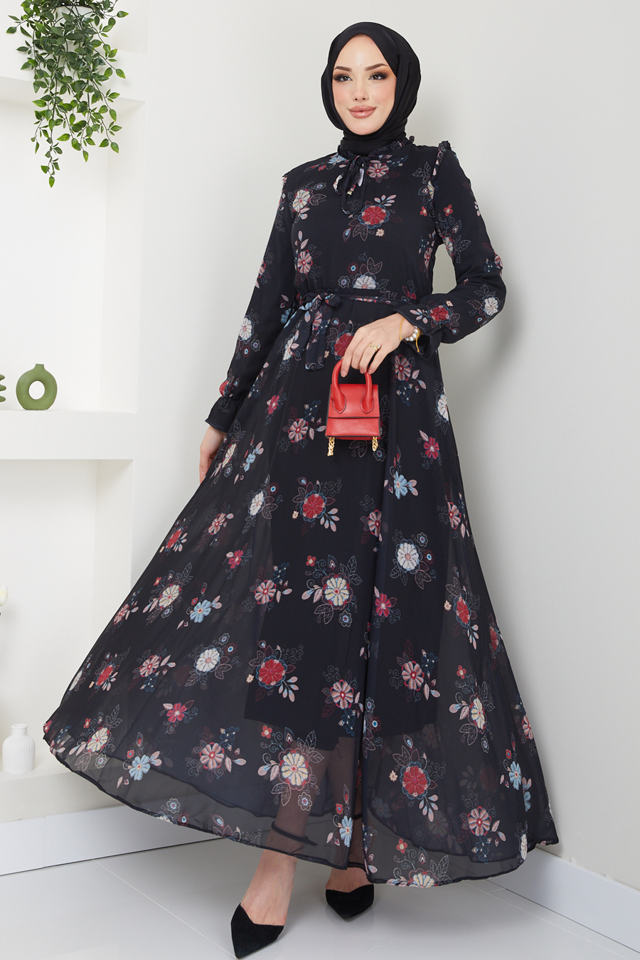 FLOWER PATTERNED BLACK DRESS