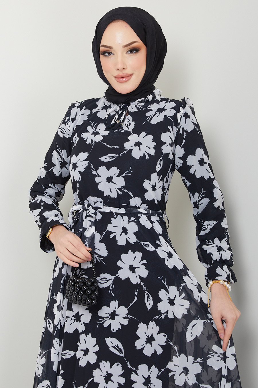 FLOWER PATTERNED BLACK DRESS