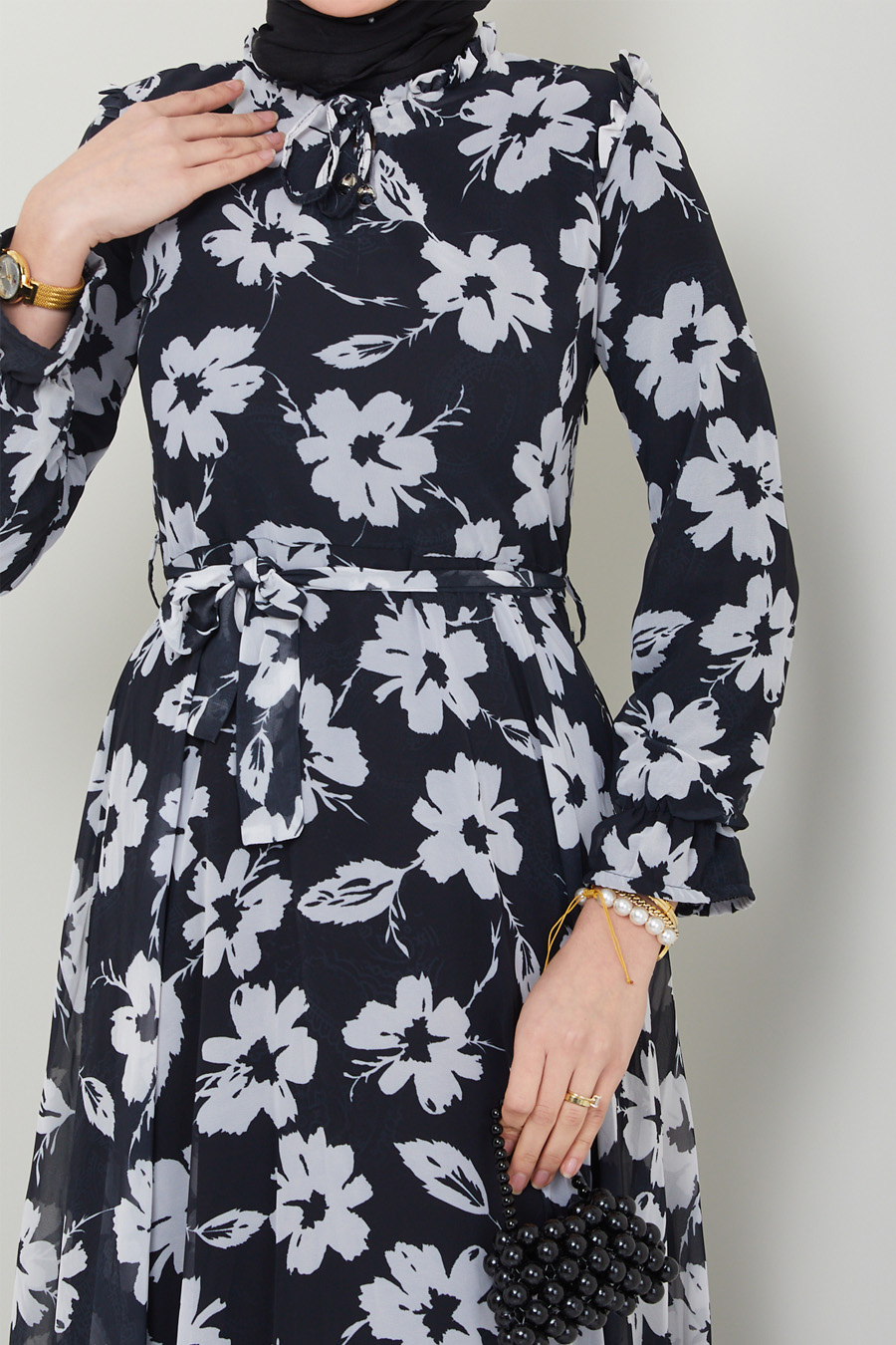 FLOWER PATTERNED BLACK DRESS