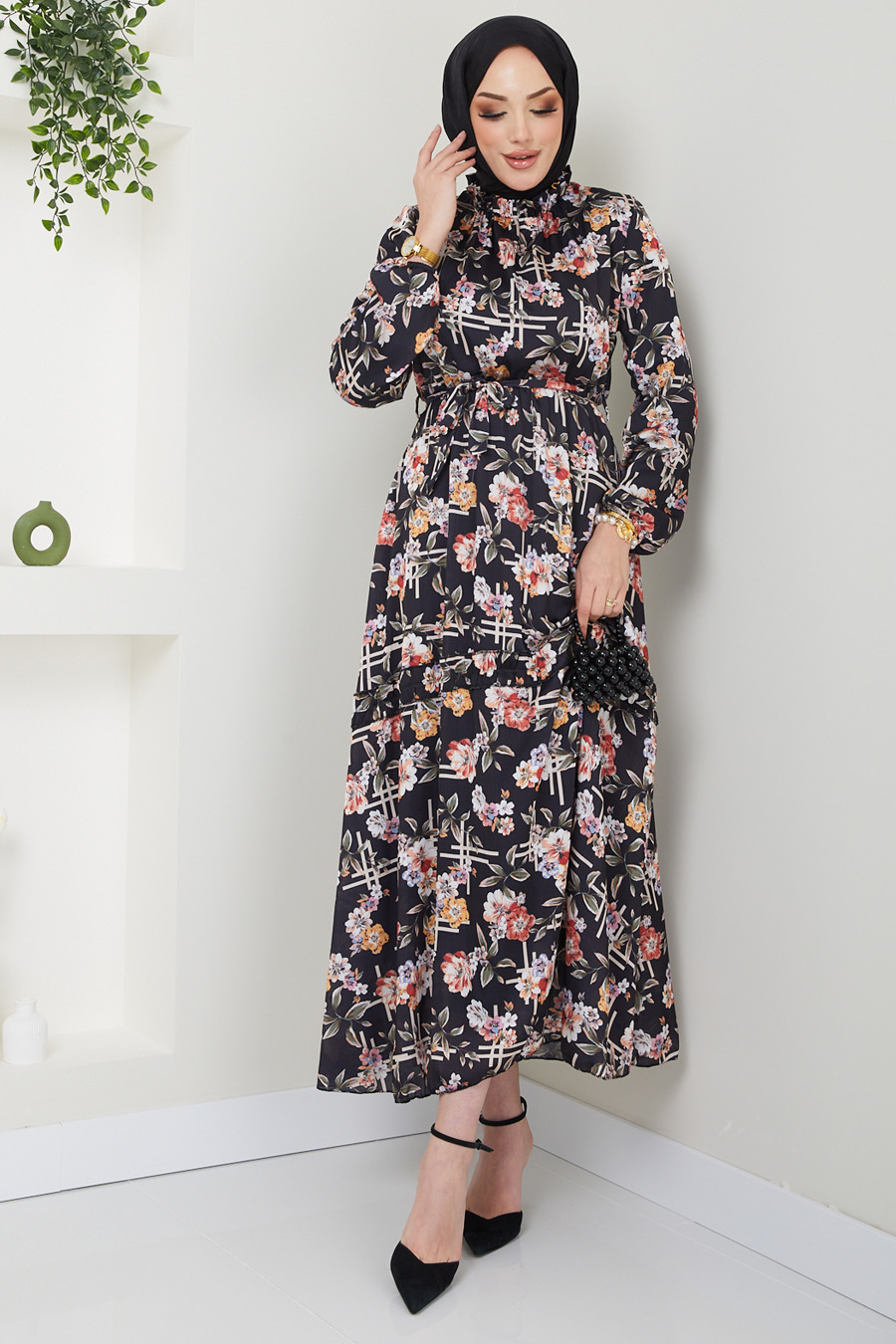 FLOWER PATTERNED BLACK DRESS