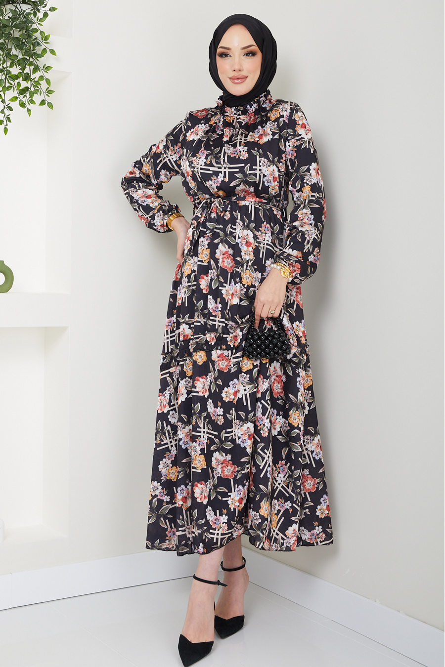 FLOWER PATTERNED BLACK DRESS