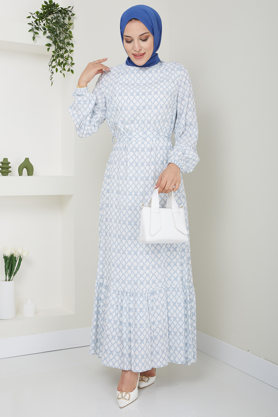 FLOWER PATTERNED BLUE DRESS