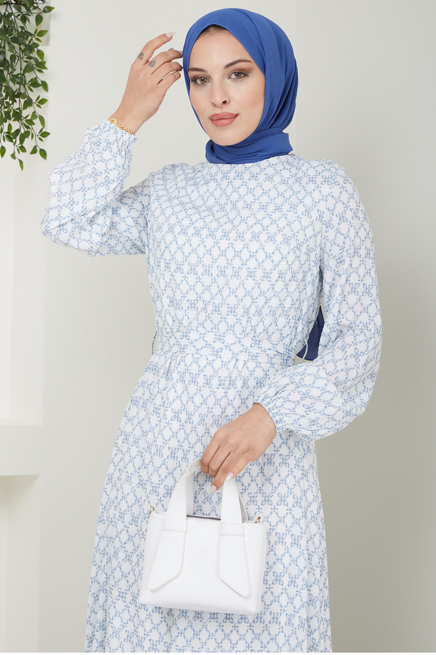 FLOWER PATTERNED BLUE DRESS