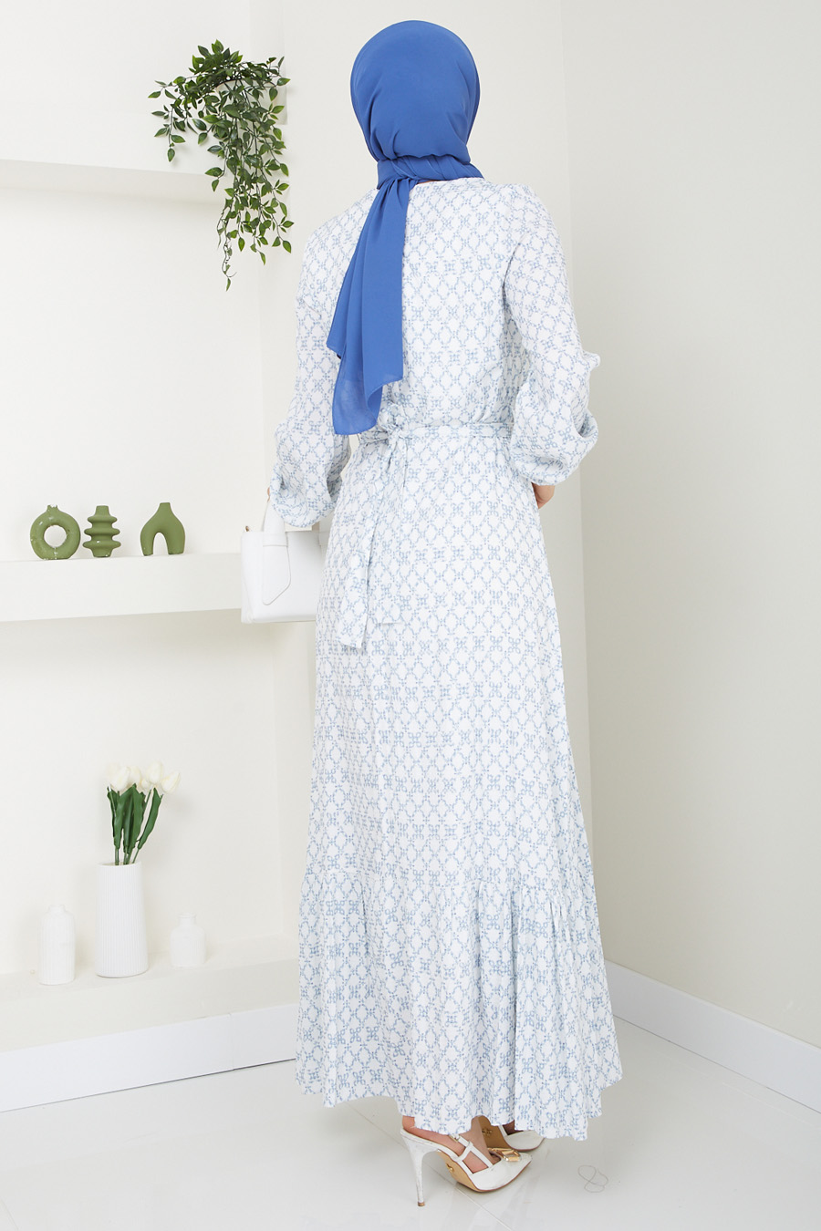 FLOWER PATTERNED BLUE DRESS