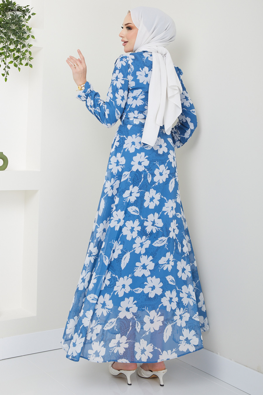 FLOWER PATTERNED BLUE DRESS