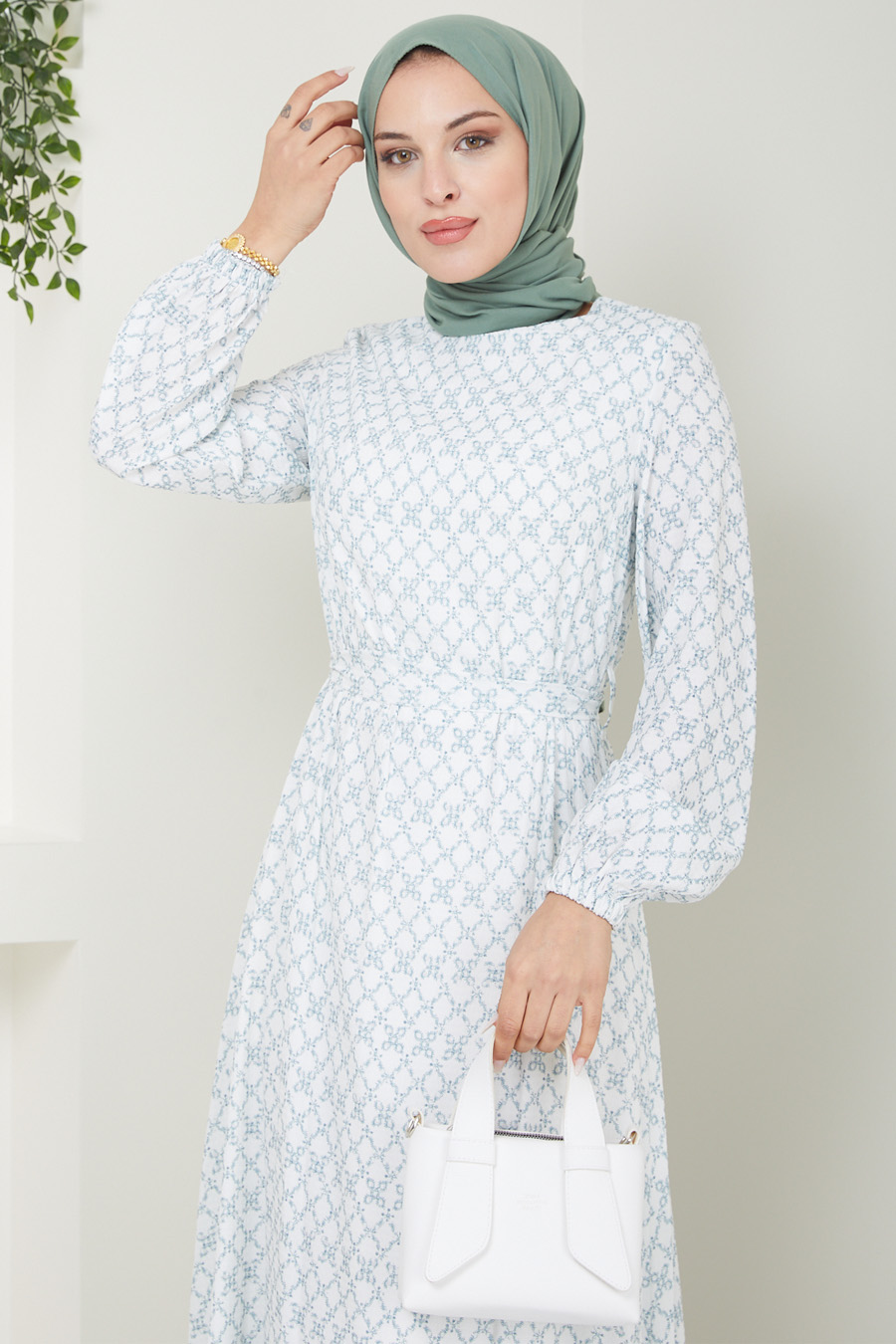 FLOWER PATTERNED GREEN DRESS