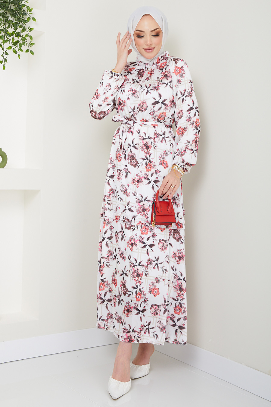 FLOWER PATTERNED PINK DRESS