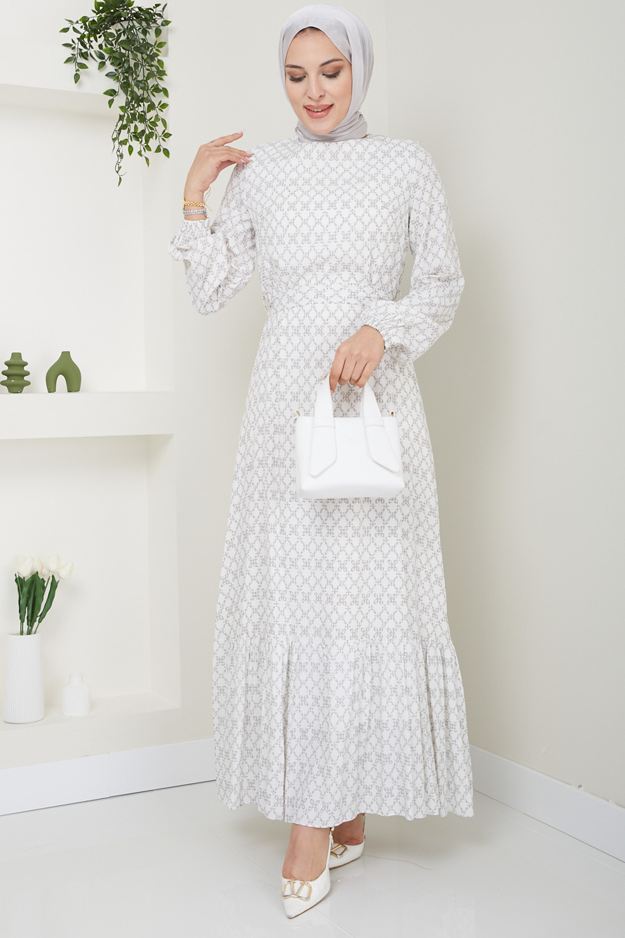 FLOWER PATTERNED GREY DRESS