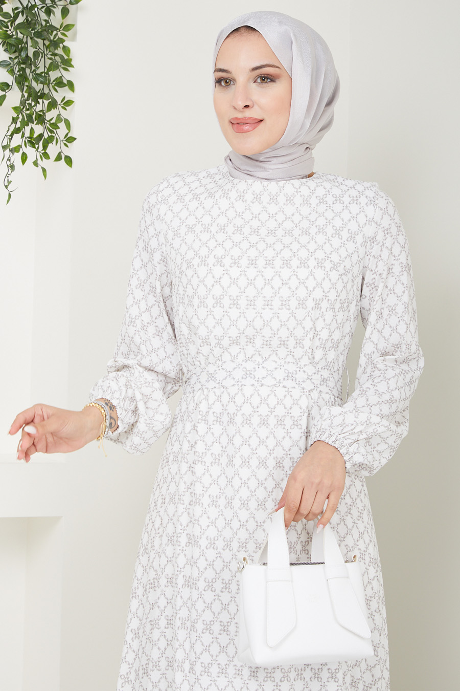 FLOWER PATTERNED GREY DRESS