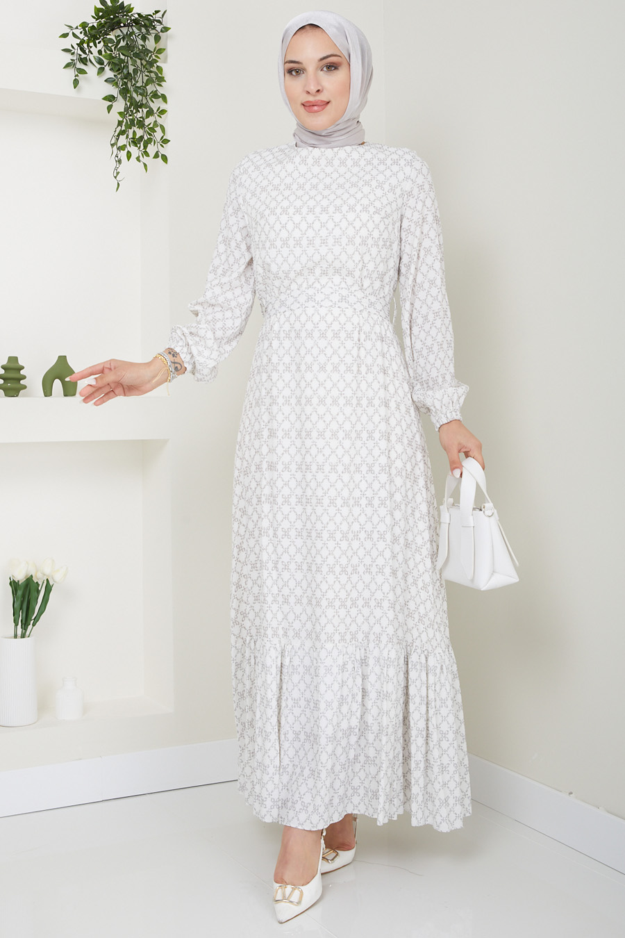 FLOWER PATTERNED GREY DRESS