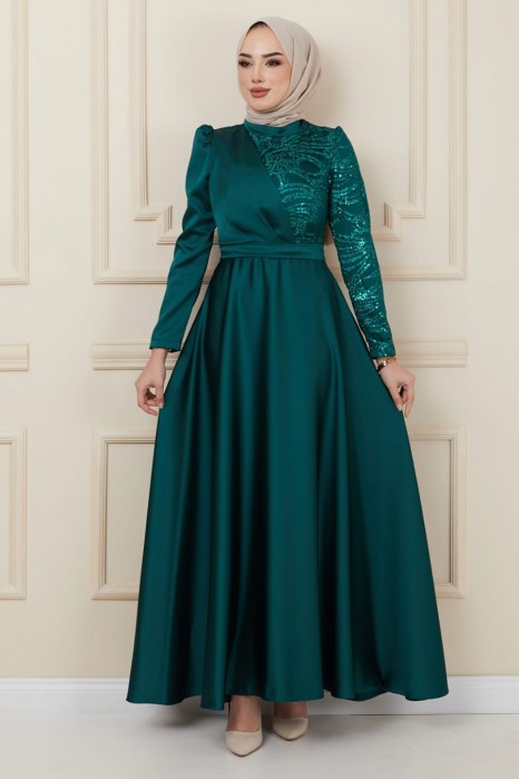GREEN  EVENING DRESS  