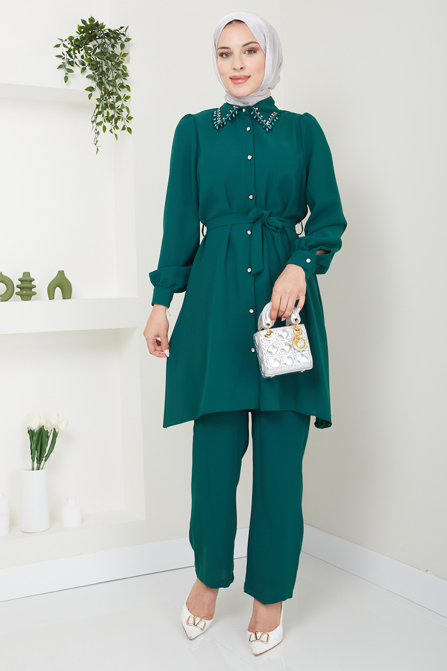 GREEN PANT AND TUNIC SUIT  