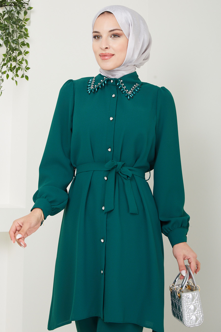 GREEN PANT AND TUNIC SUIT  