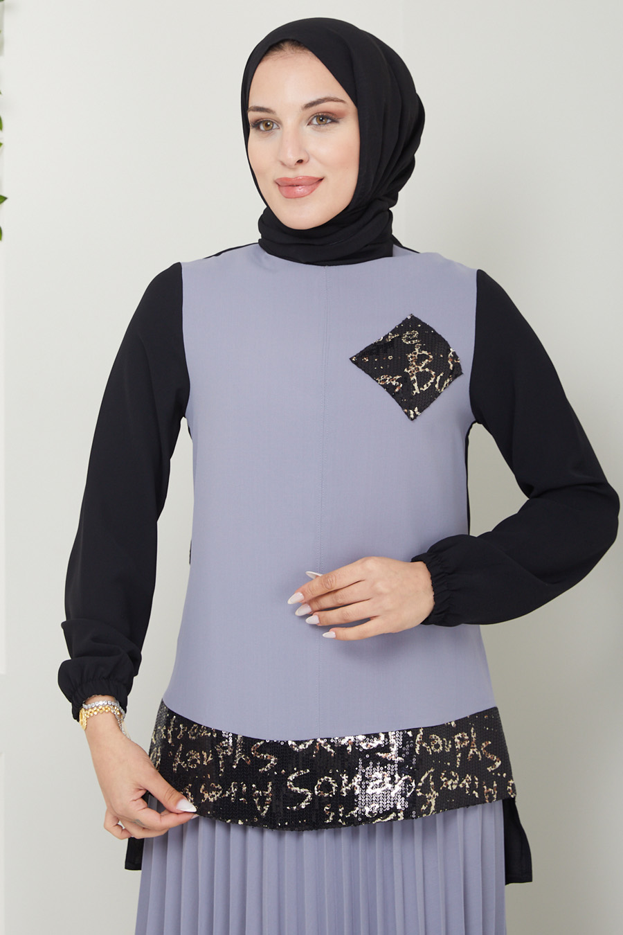 GREY TUNIC AND SKIRT SUIT