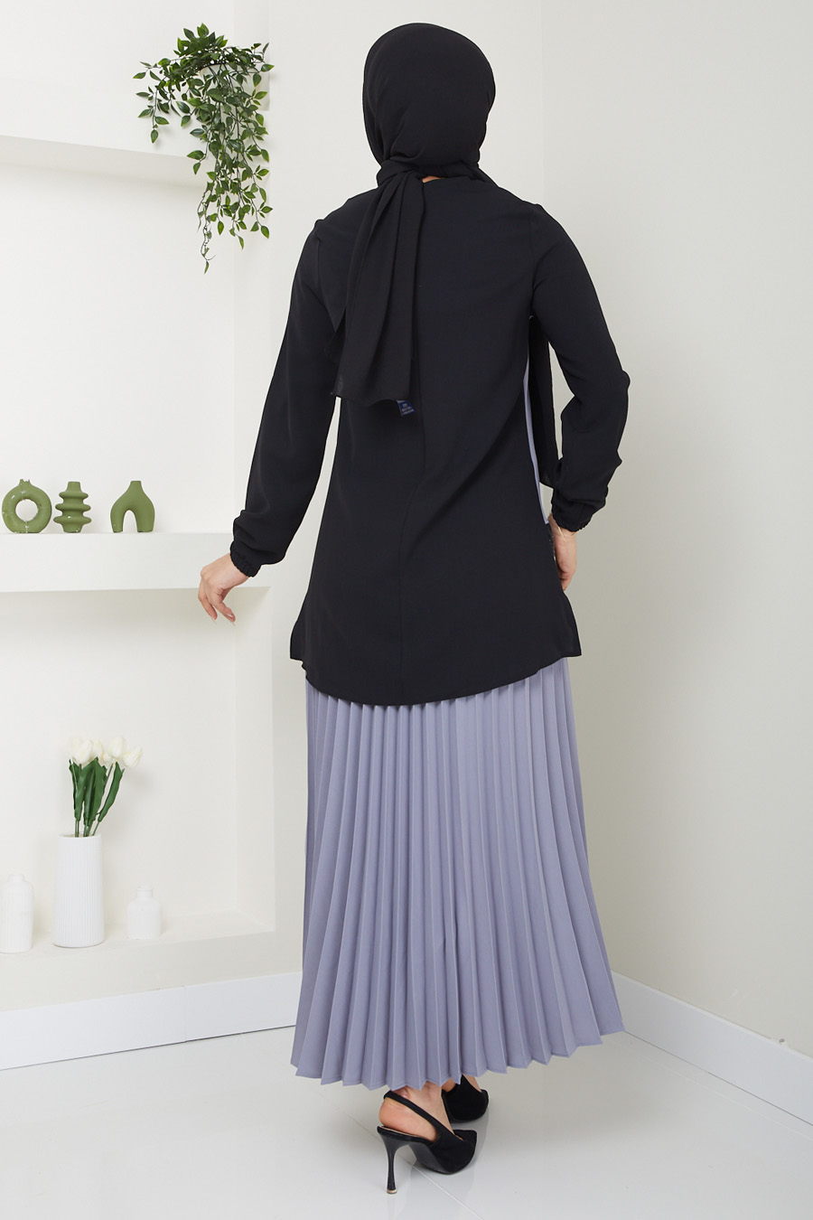 GREY TUNIC AND SKIRT SUIT