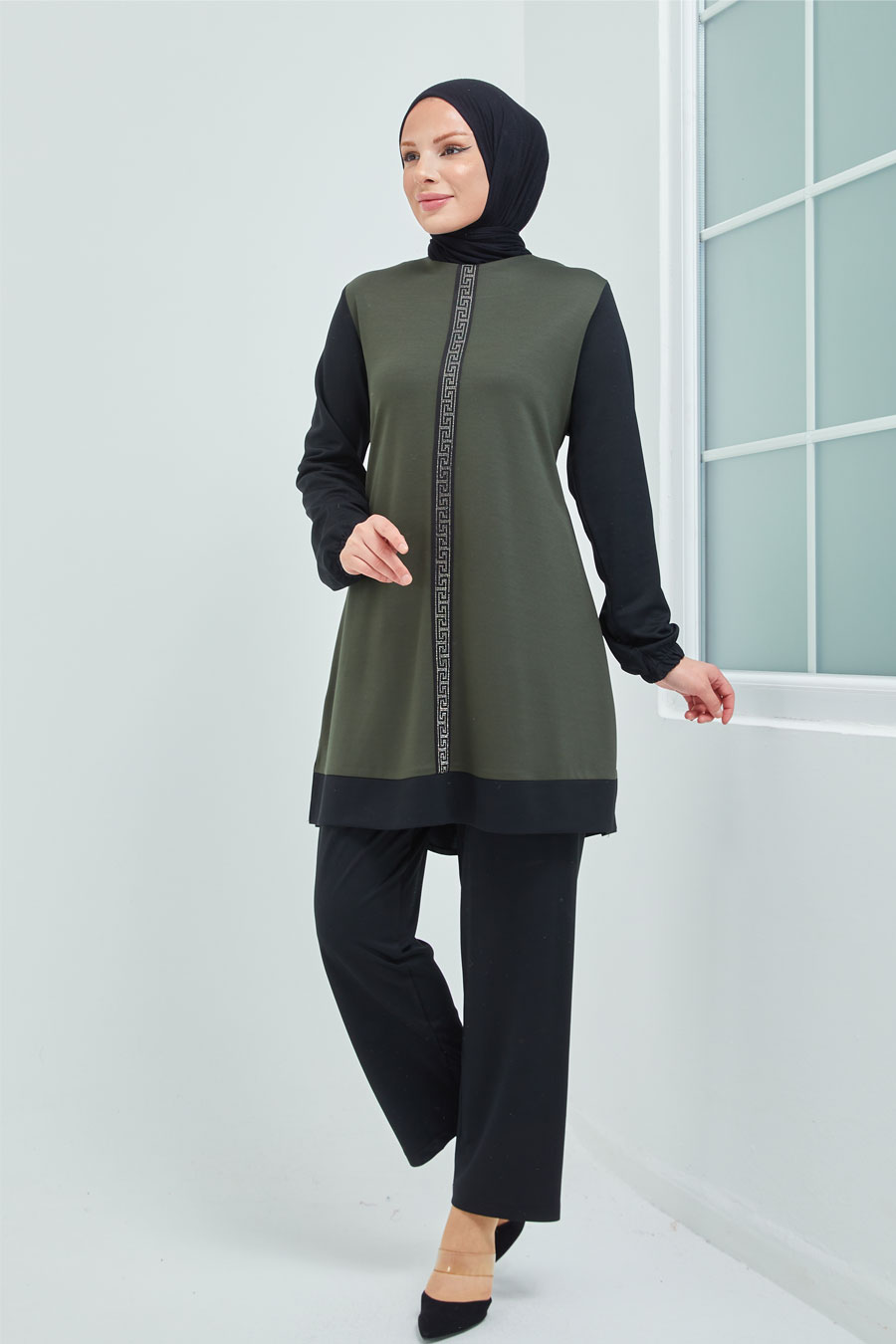 KHAKI TUNIC AND PANTSUIT