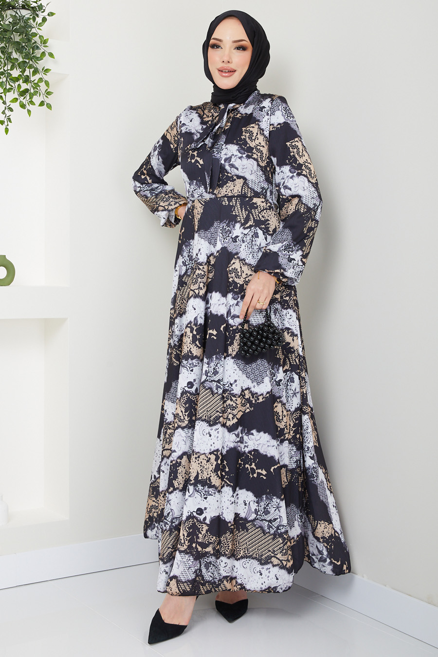 PATTERNED BLACK DRESS