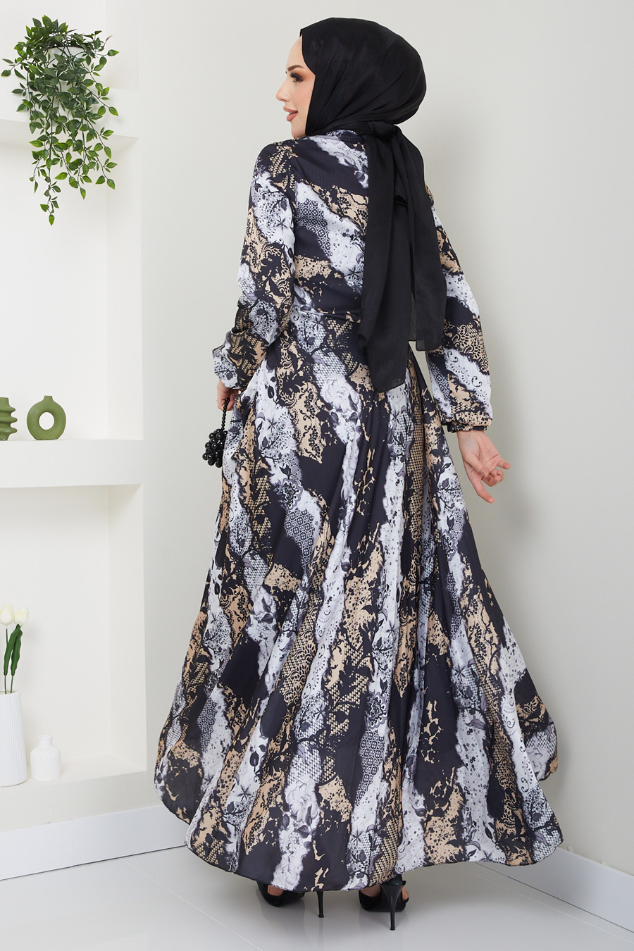 PATTERNED BLACK DRESS