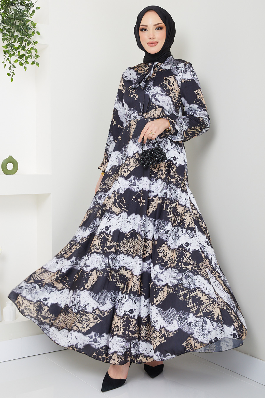 PATTERNED BLACK DRESS