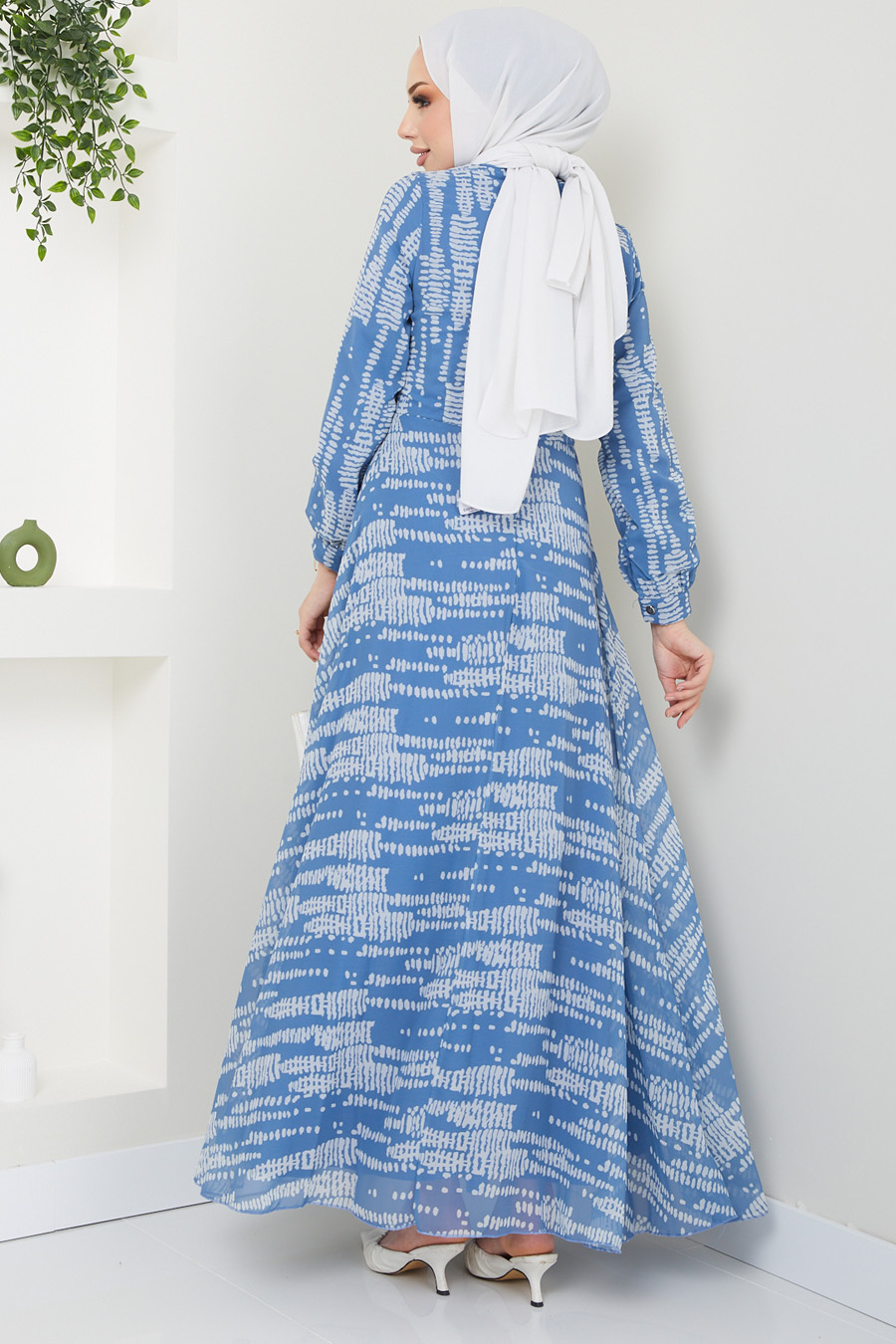 PATTERNED BLUE DRESS  