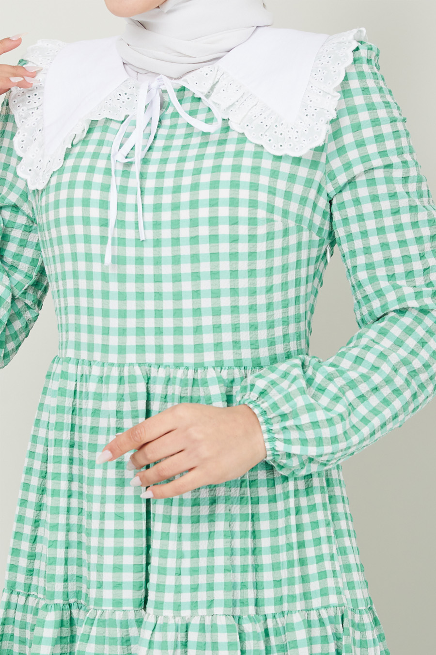 PATTERNED GREEN DRESS