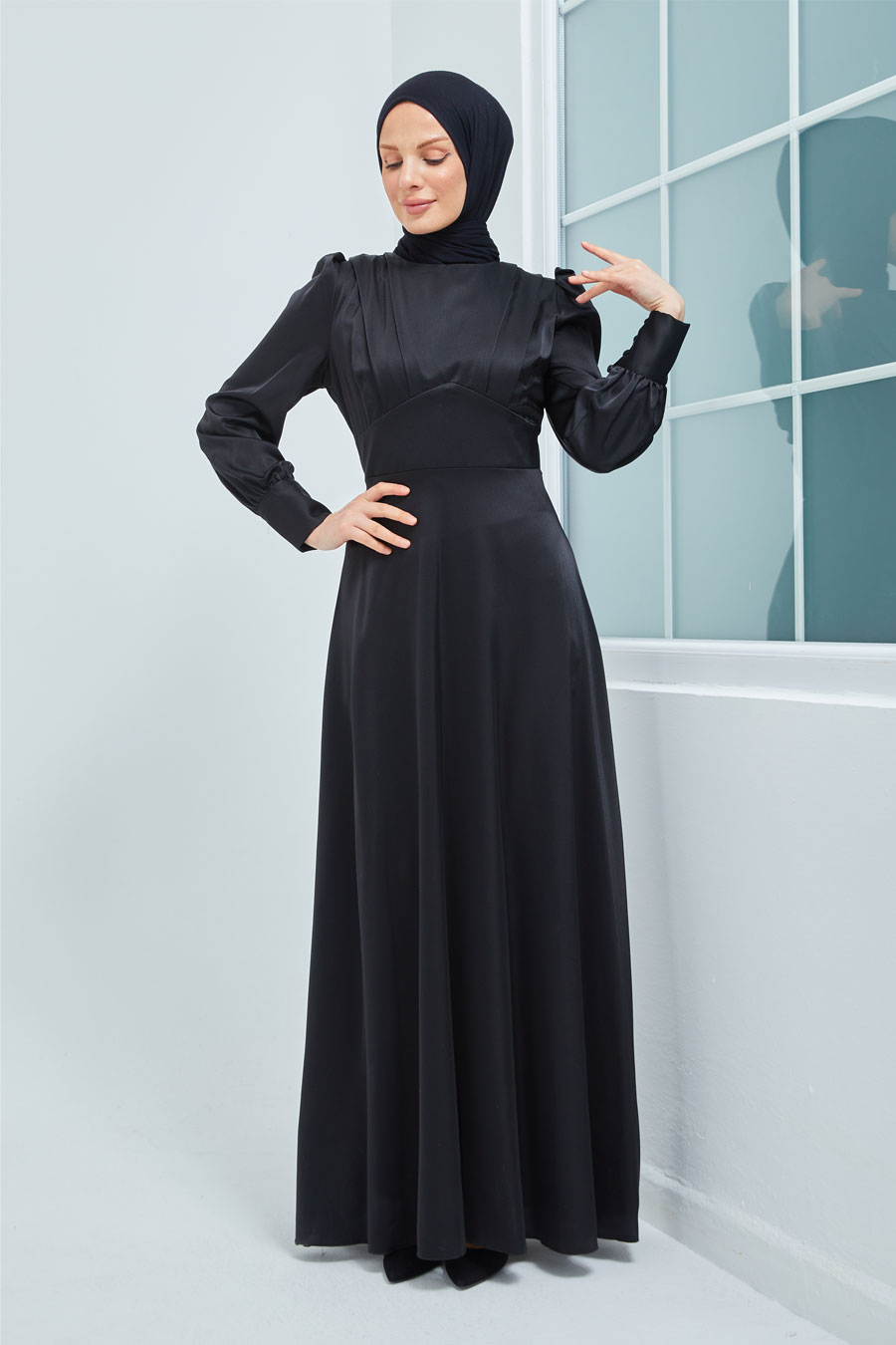 BLACK EVENING DRESS   BLACK EVENING DRESS