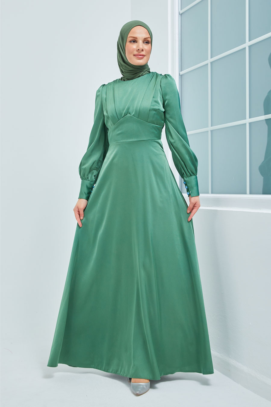 GREEN EVENING DRESS   GREEN EVENING DRESS