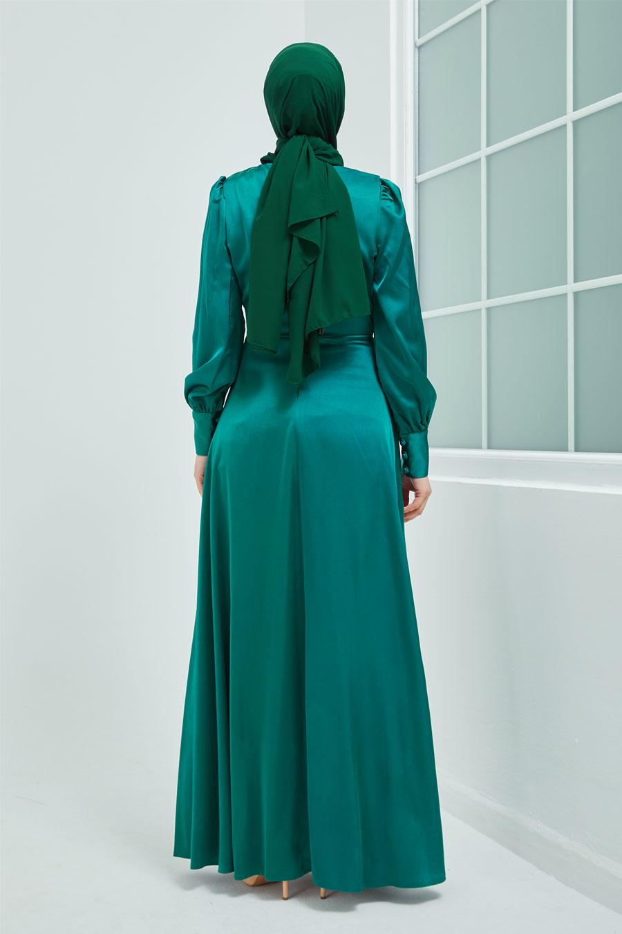 GREEN EVENING DRESS  