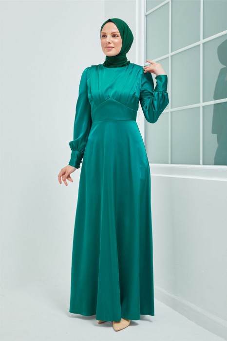 GREEN EVENING DRESS  