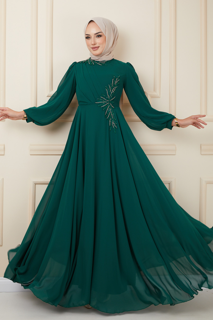 GREEN EVENING DRESS  