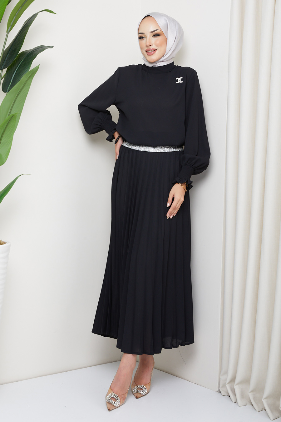 BLACK  TUNIC AND SKIRT SUIT