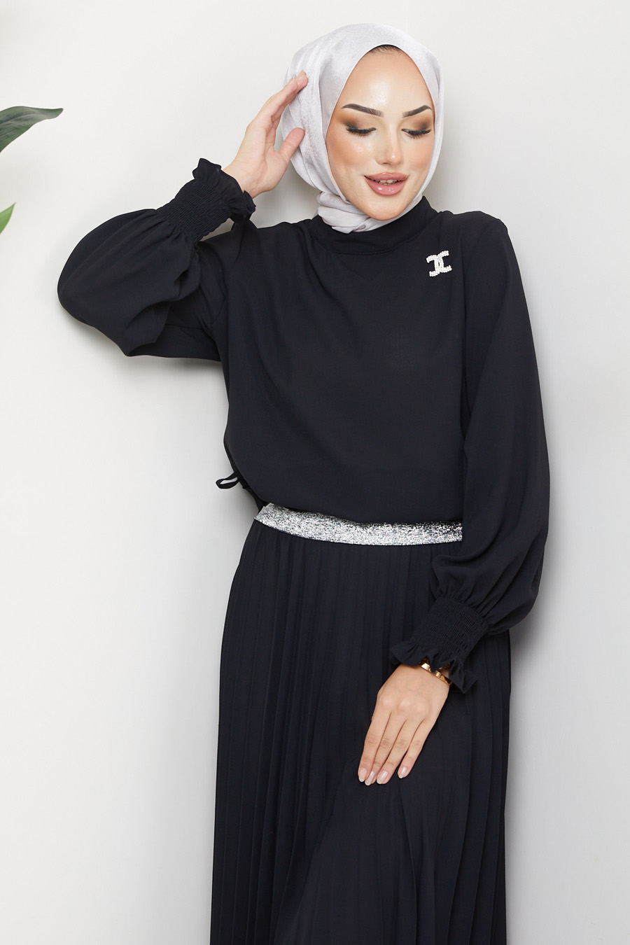 BLACK  TUNIC AND SKIRT SUIT