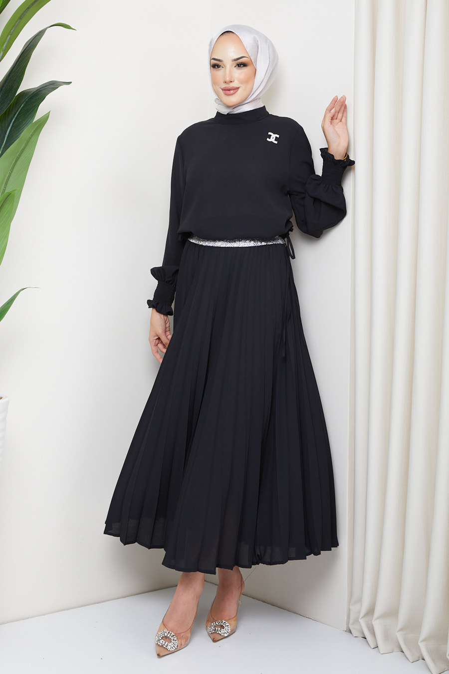 BLACK  TUNIC AND SKIRT SUIT
