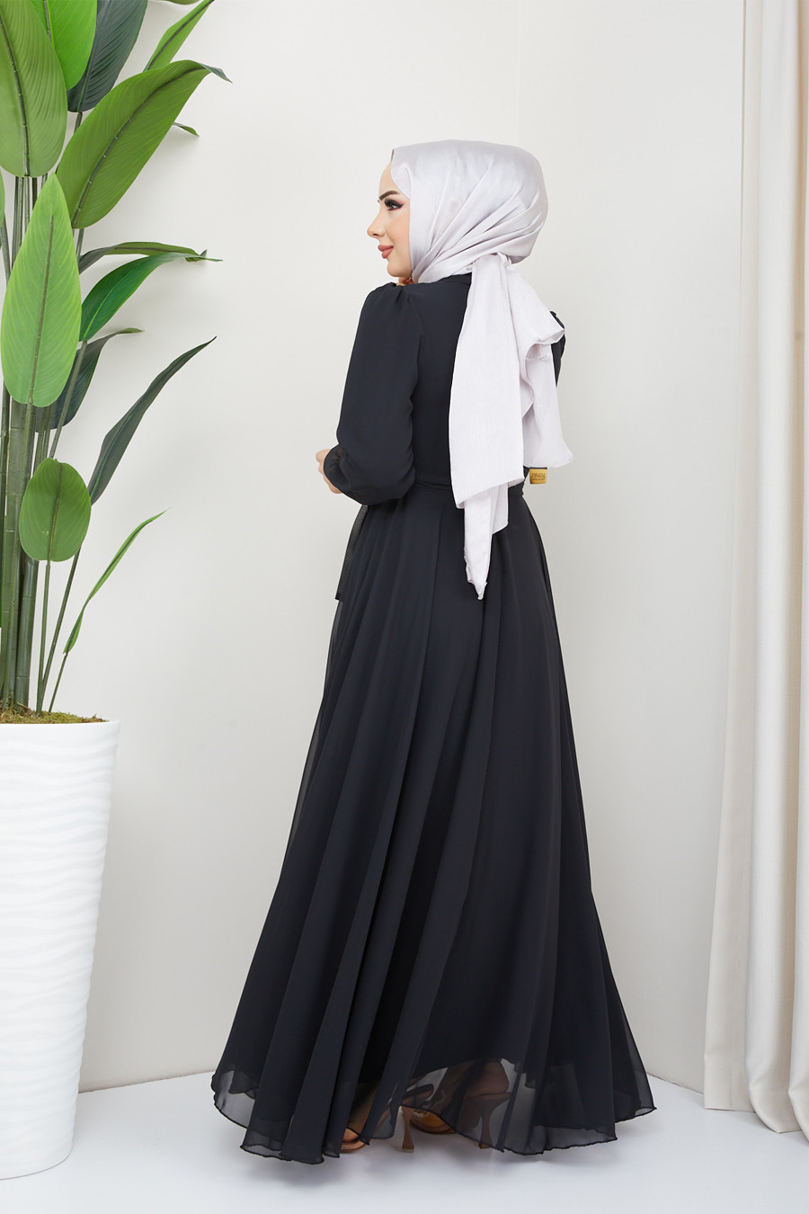 BLACK EVENING DRESS   BLACK EVENING DRESS