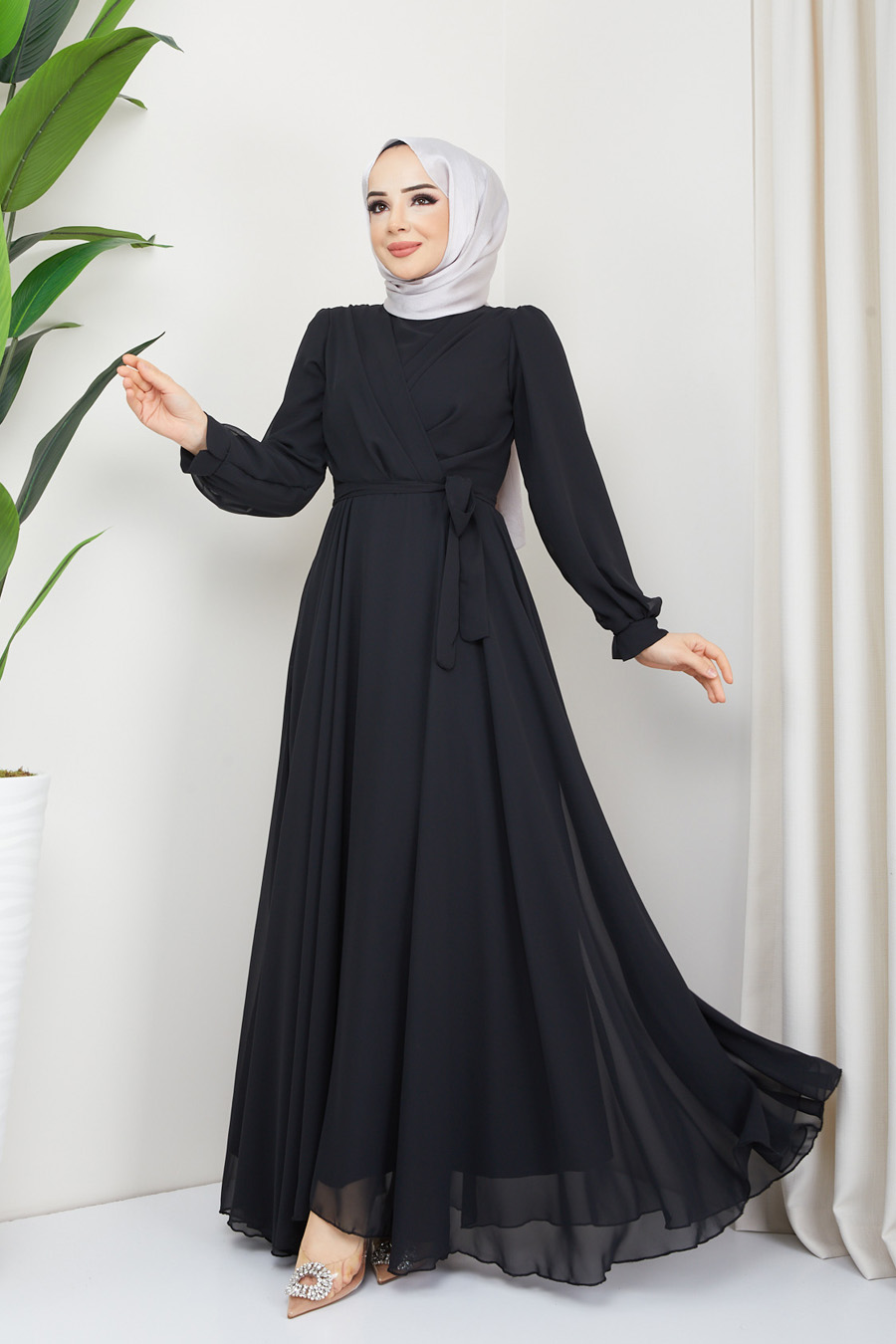 BLACK EVENING DRESS  
