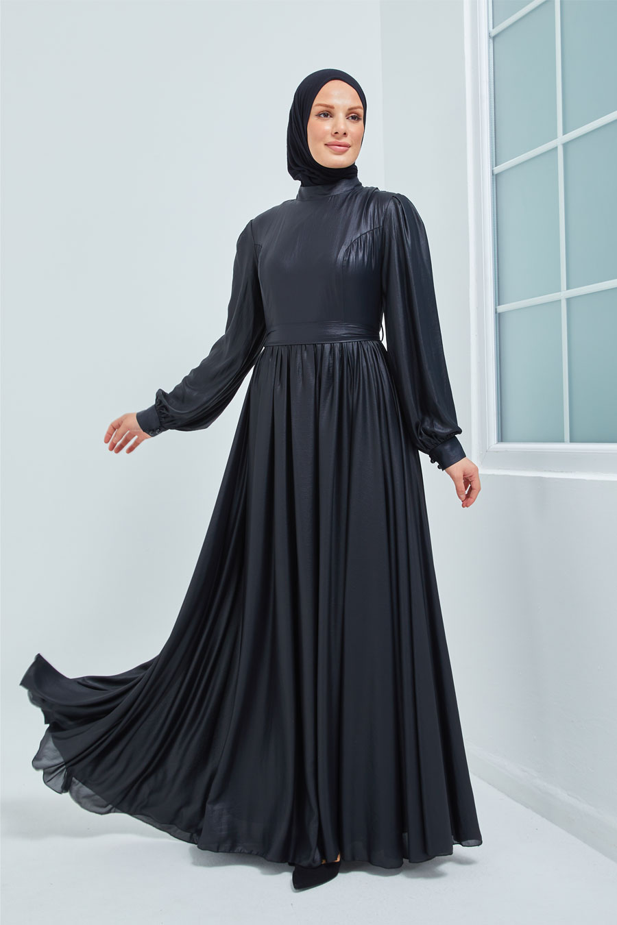 BLACK EVENING DRESS  