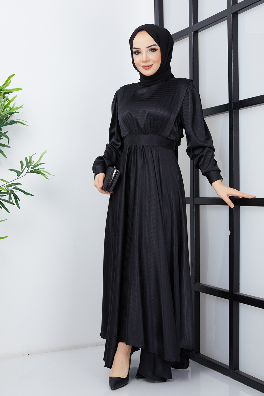 BLACK EVENING DRESS  