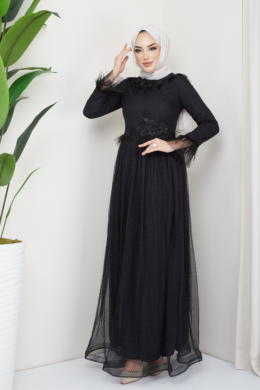 BLACK EVENING DRESS  