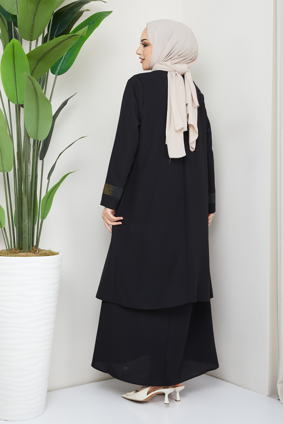 BLACK EVENING DRESS   BLACK EVENING DRESS