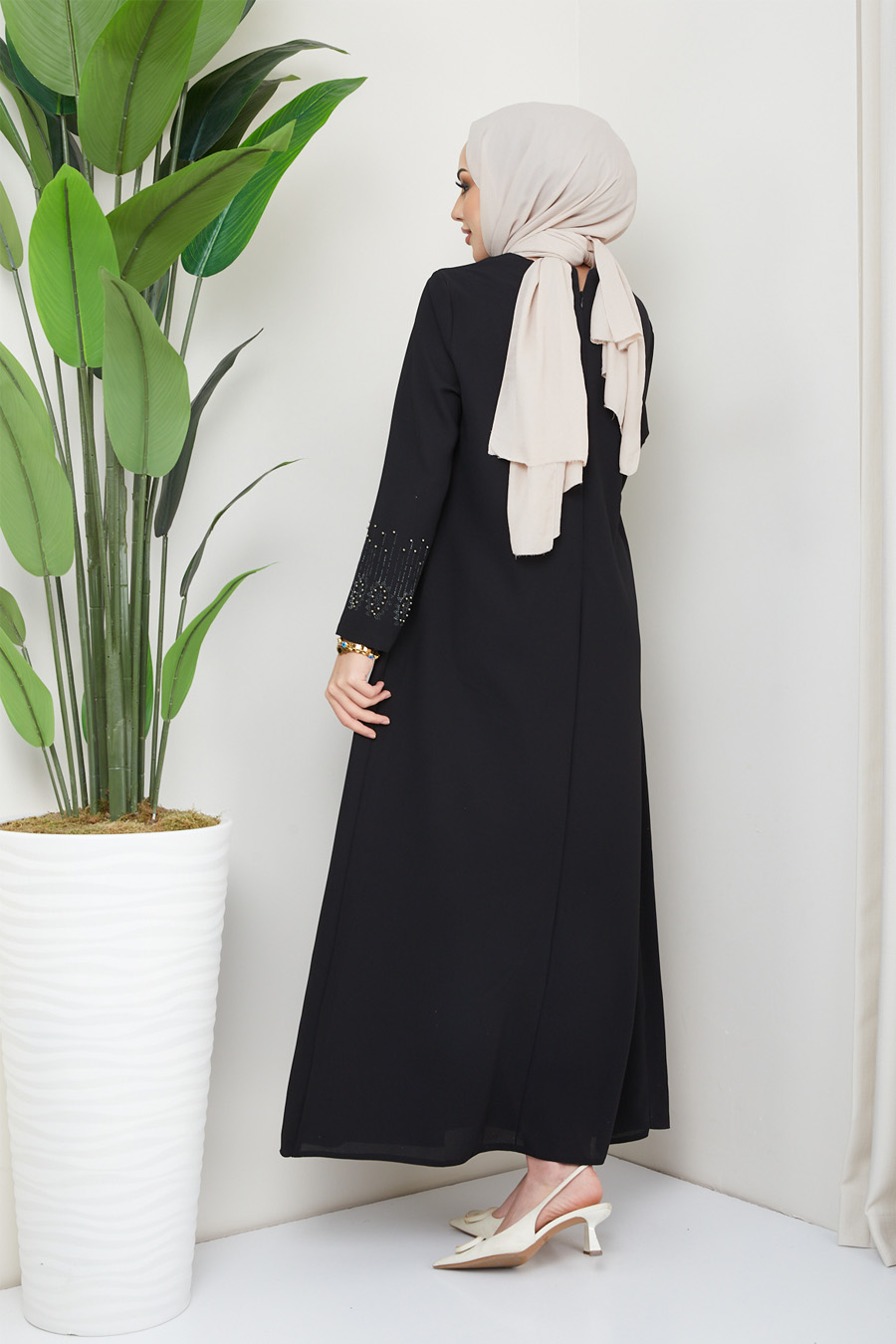 BLACK EVENING DRESS   BLACK EVENING DRESS