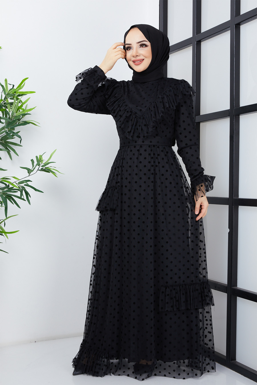 BLACK EVENING DRESS  