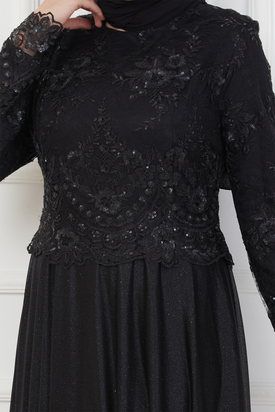 BLACK EVENING DRESS  
