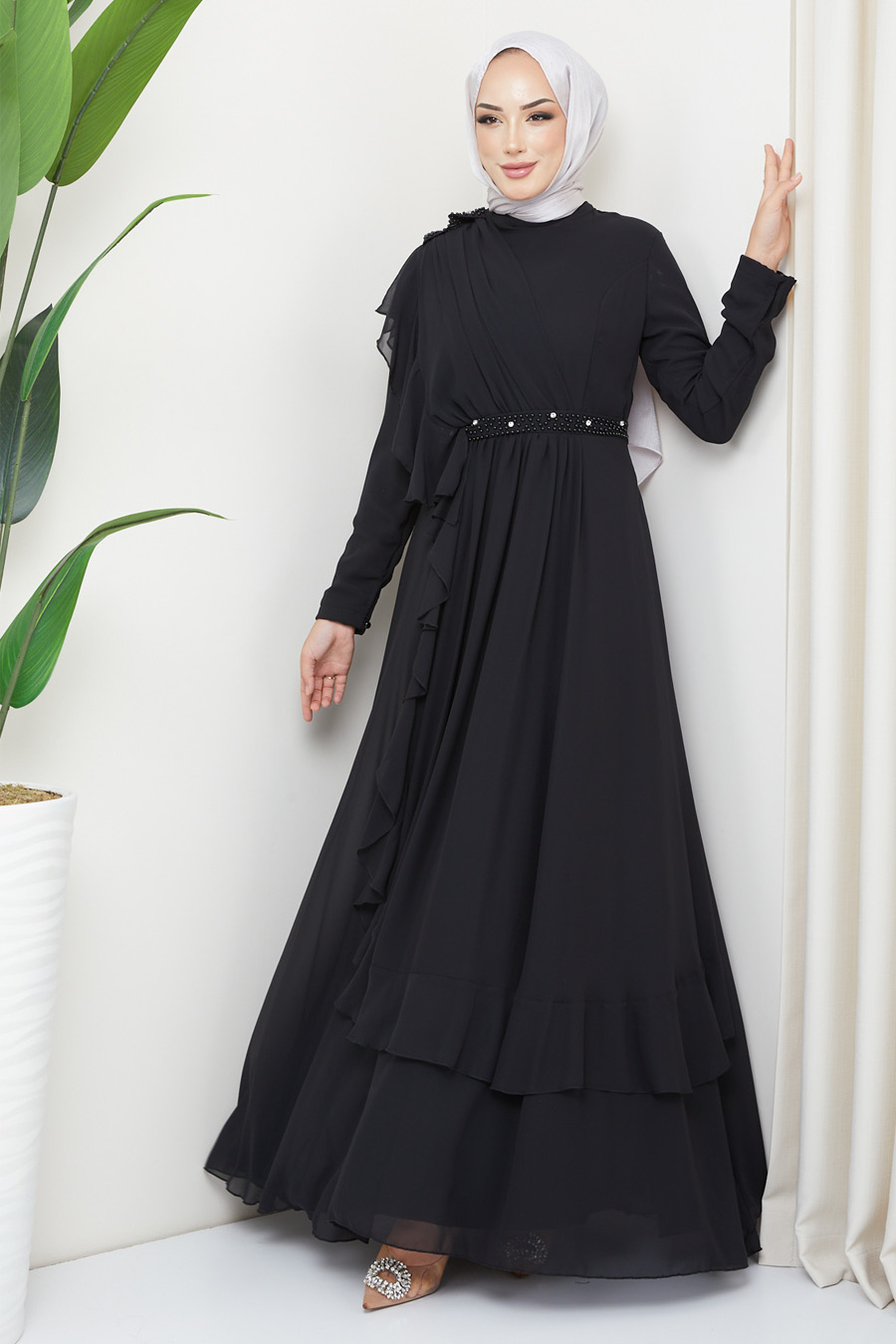 BLACK EVENING DRESS  